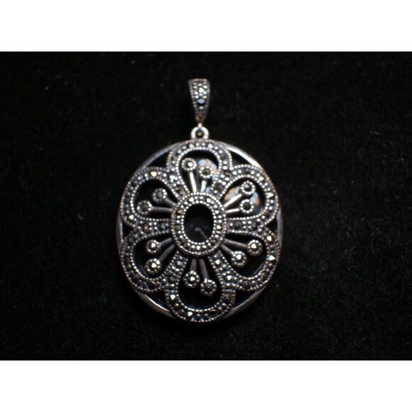 Sterling Silver 925 Large Fillagree Black Onyx Pendant 11.2 Grams - Picture 1 of 3